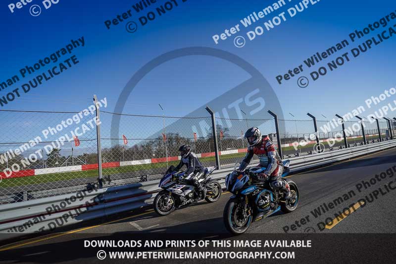 donington no limits trackday;donington park photographs;donington trackday photographs;no limits trackdays;peter wileman photography;trackday digital images;trackday photos